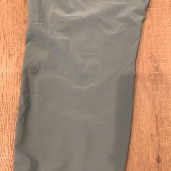 Lululemon joggers - Picture 2 of 4